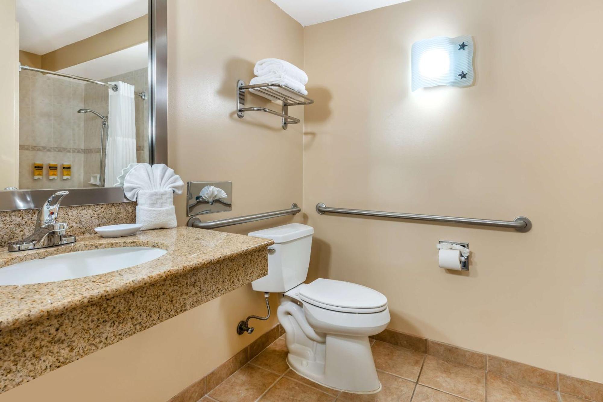 Best Western Plus Capitola By-The-Sea Inn & Suites Exterior photo