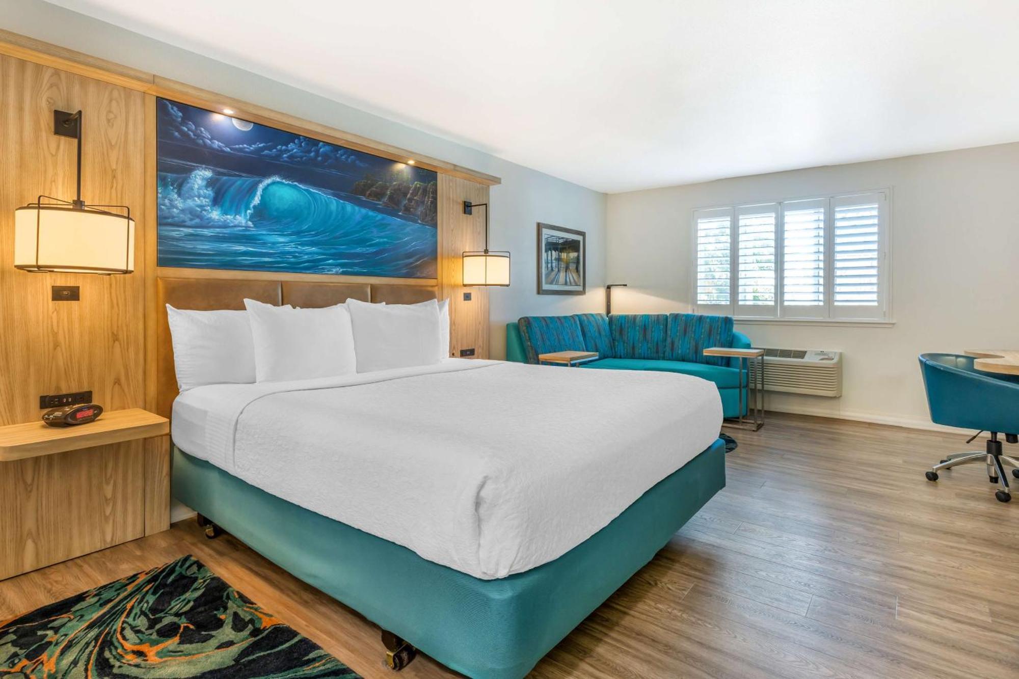 Best Western Plus Capitola By-The-Sea Inn & Suites Room photo