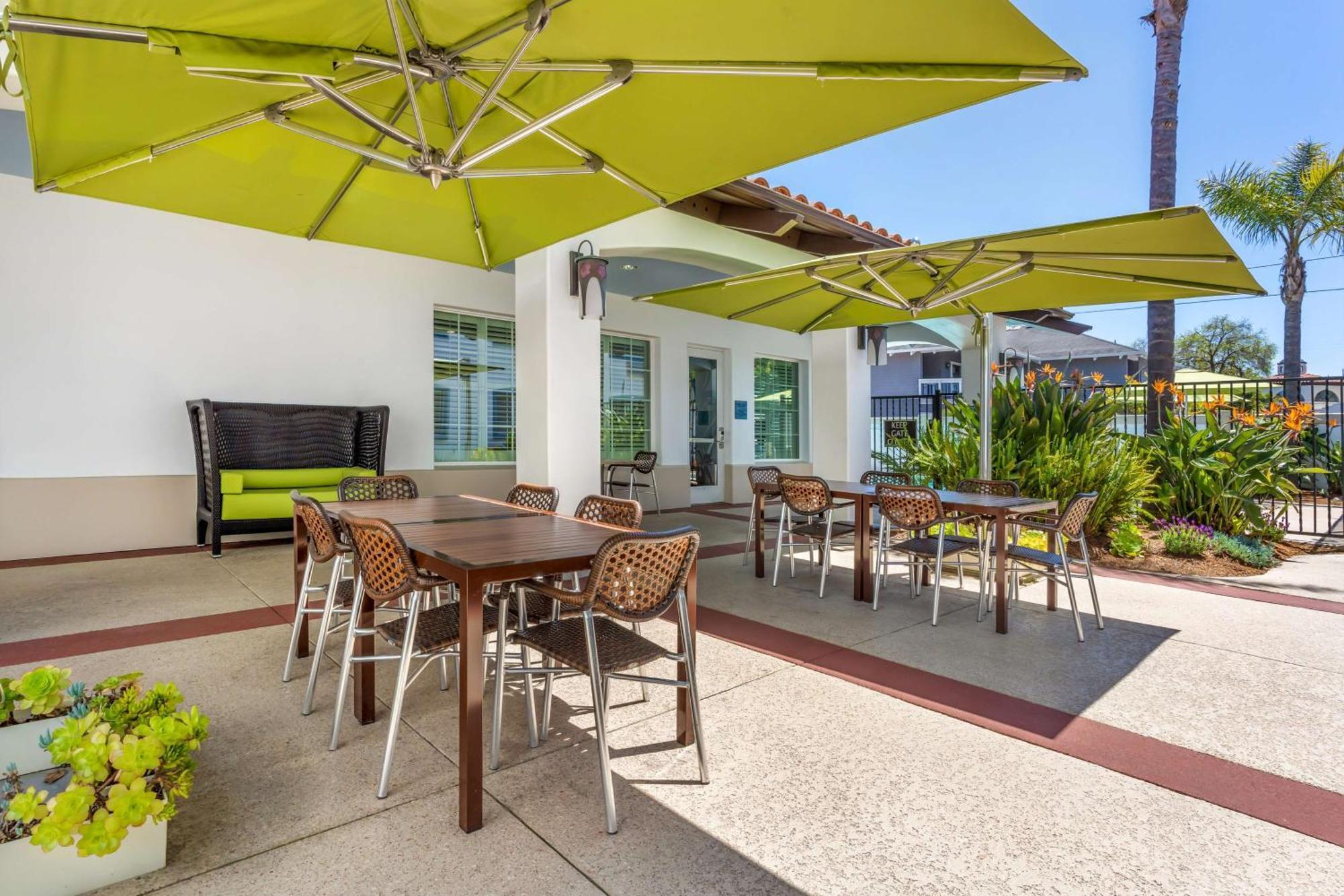 Best Western Plus Capitola By-The-Sea Inn & Suites Exterior photo