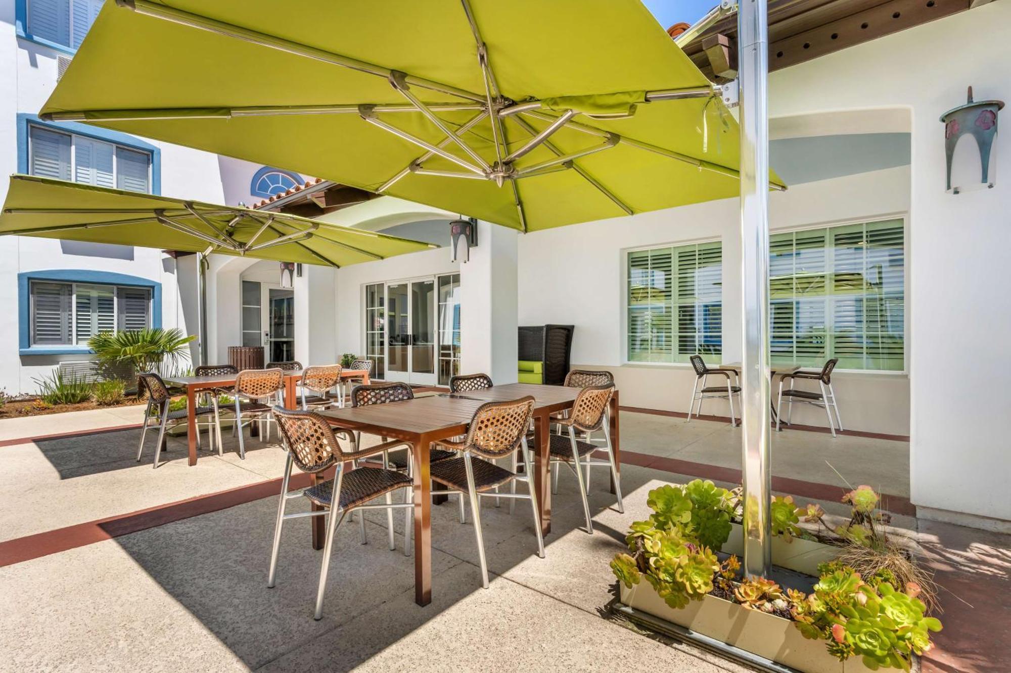 Best Western Plus Capitola By-The-Sea Inn & Suites Exterior photo