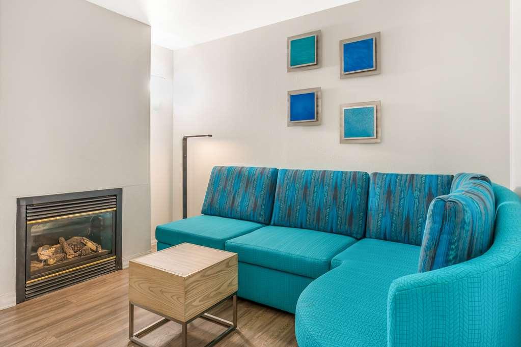 Best Western Plus Capitola By-The-Sea Inn & Suites Room photo